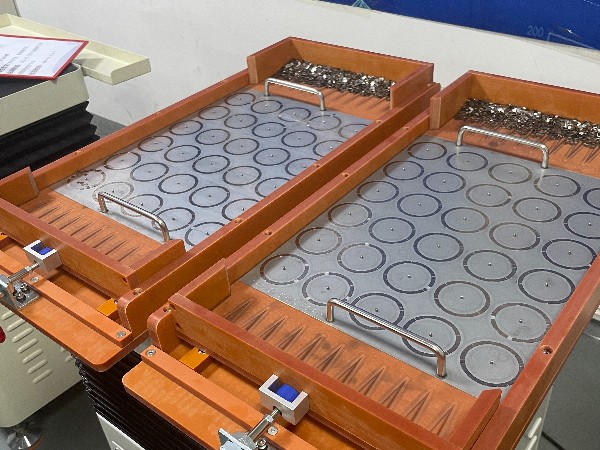 無線充磁鐵自動整列機(jī)案例