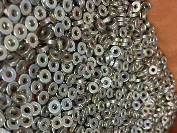 圓圈五金件自動排列的卓越解決方案-唯思特整列機(jī)