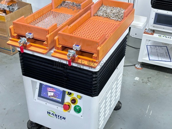 1 臺設備如何省去 23 萬人工！唯思特五金件 + 傳感器探頭整列機，推動 “機器換人” 落地