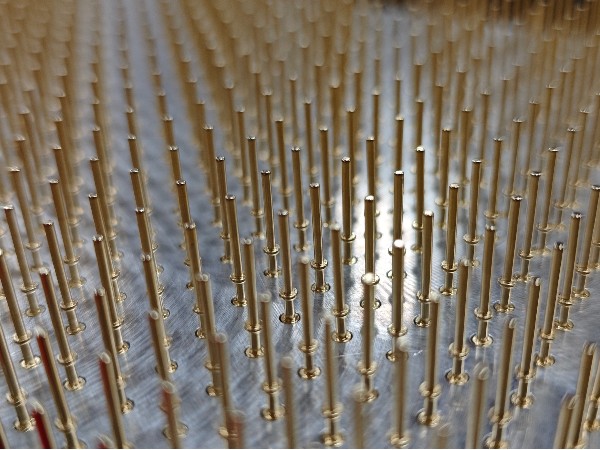 PIN針\探針擺盤太耗時？唯思特整列機解決生產擺盤難題！