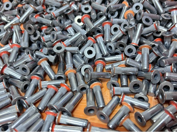 唯思特整列機(jī)：鉚釘自動(dòng)化排列解決方案